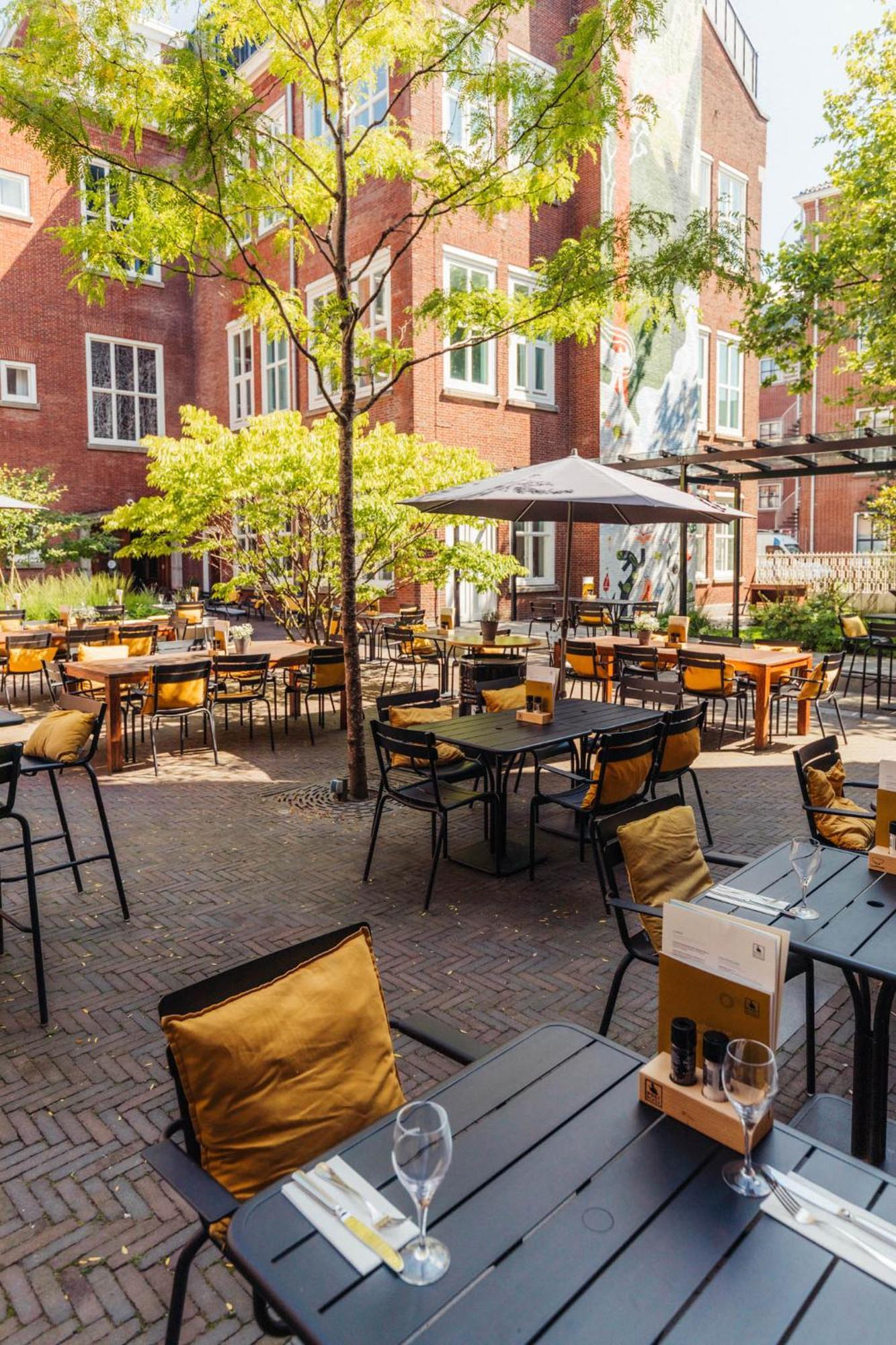 Post-Plaza Hotel & Grand Cafe Леэварден Экстерьер фото